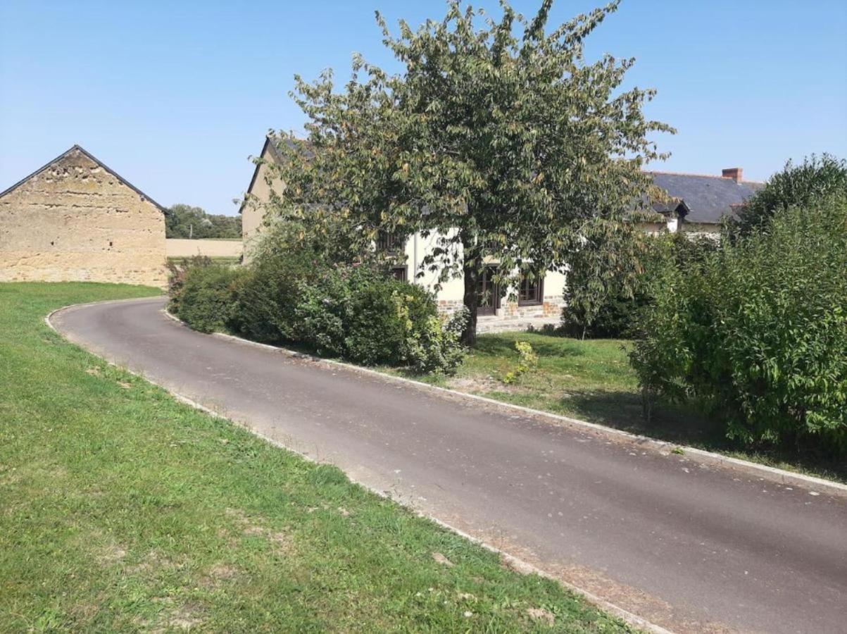 Longere Familiale Villa Melesse Exterior foto